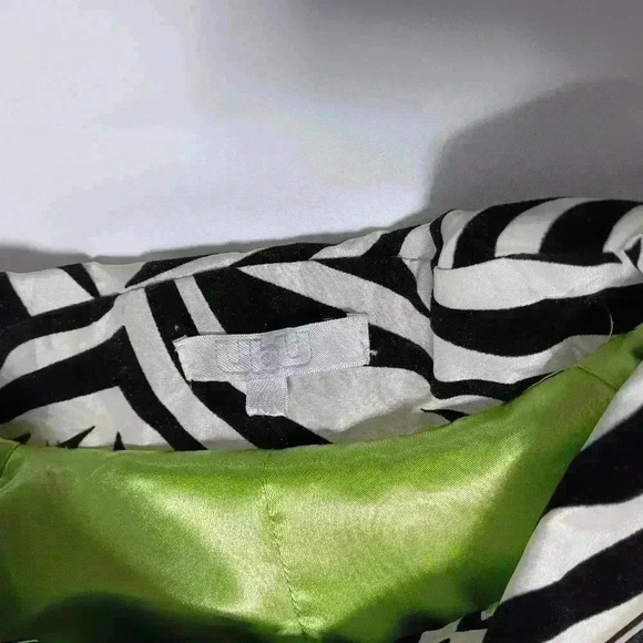 UBU  Flocked, Zebra Print, lined Button Down Jacket. Ladies size M - Picture 5 of 10